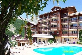 Hotel Du Hameau Алос Екстериор снимка