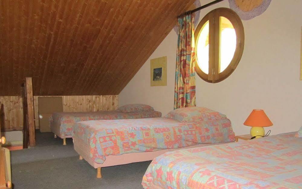 Hotel Du Hameau Алос Екстериор снимка